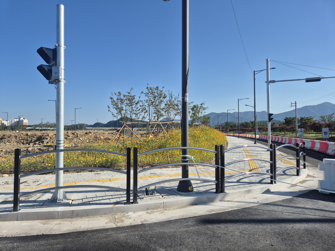 FENSUM 1136_대구율하 도시첨단산업단지 조성공사-디자인형울타리_250901